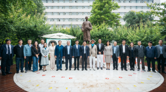 西北高等教育奠基人、中國現代醫學先驅徐誦明雕像在西北大學落成 西北高等教育奠基人、中國現代醫學先驅徐誦明雕像在西北大學落成