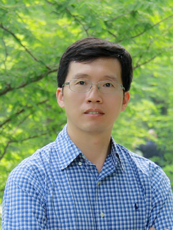 西北大學創新論壇第六百二十九講（“弘揚愛國奮斗精神、建功立業新時代”系列活動)：葉綠素合成的光調控機制
