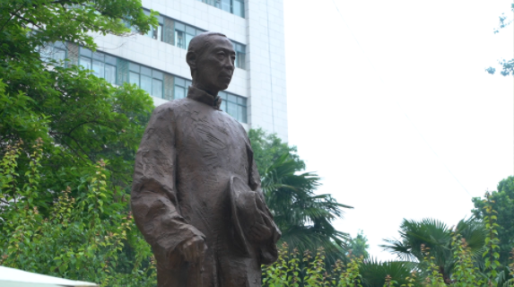 西北高等教育奠基人、中國現代醫學先驅徐誦明雕像在西北大學落成 西北高等教育奠基人、中國現代醫學先驅徐誦明雕像在西北大學落成