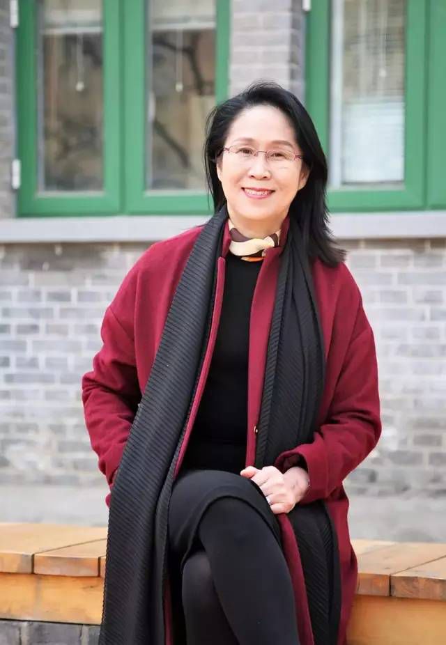 名家講壇：電影導(dǎo)演的創(chuàng)作思維與方法 ——從第五代導(dǎo)演的電影創(chuàng)作及學(xué)生作品指導(dǎo)談起
